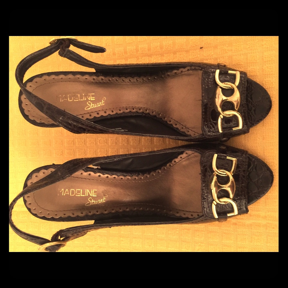Not for sale-Elegant and Sassy Buckle Heels👠